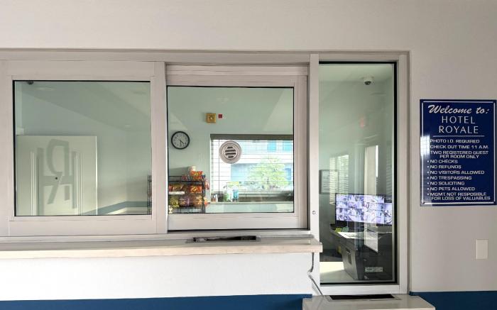 Hotel Royale IAH Airport North Houston I-45