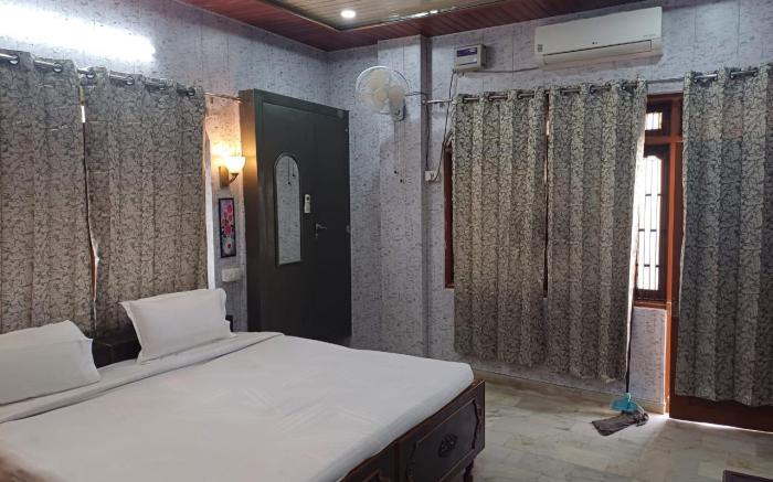 Baba Paying Guest House	