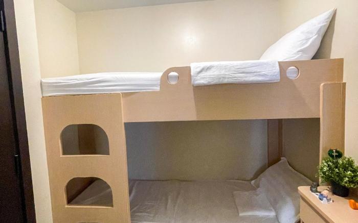 Sleek 3BR Condo | Walk to Okada | w/ Balcony