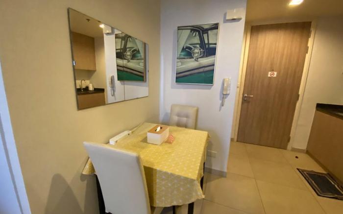 Unixx condo, ocean view 32nd floor