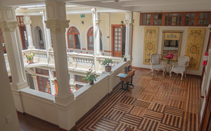 Casona 1914 Quito - Gothic Cathedral View Rooftop