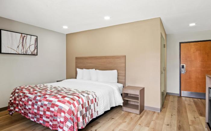 Red Roof Inn & Suites Euless - DFW Airport Southwest