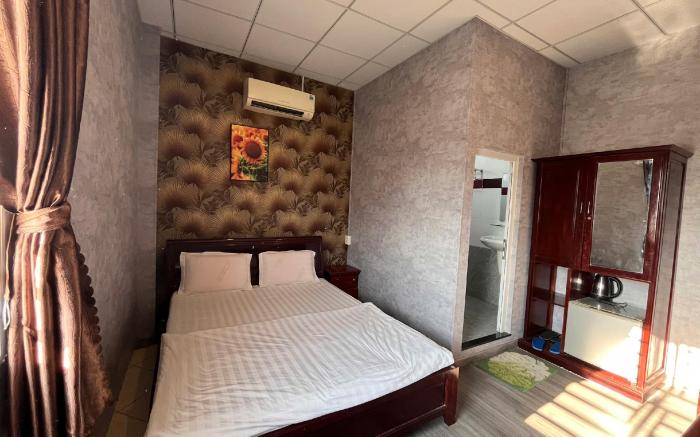 Trung Hậu Hotel