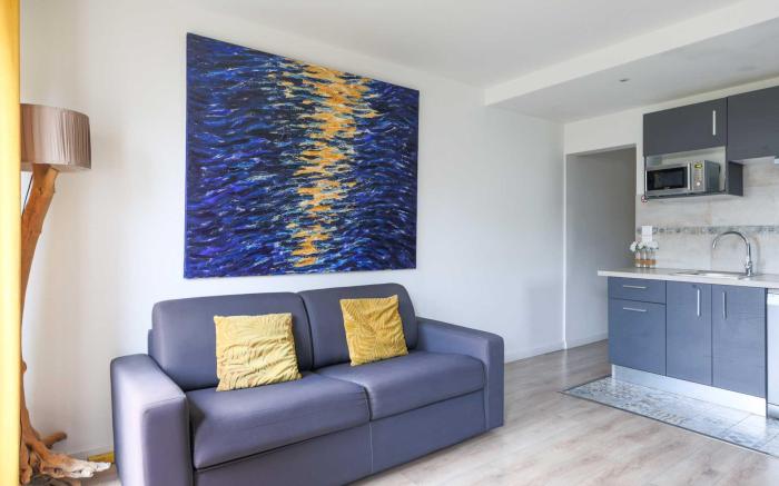 Calm in the center of the city of Orly