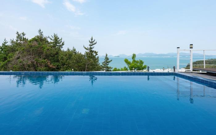 Yeosu Clermonde Pool Villa N Jacuzzi