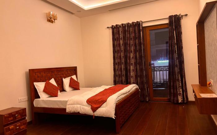 HILLS CROWN - Key Shree Bhawan