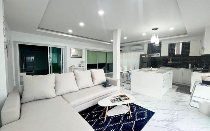 Family Cliff/Beach House in Chumphon