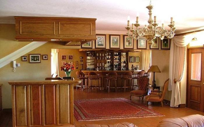 The Woodpecker Inn