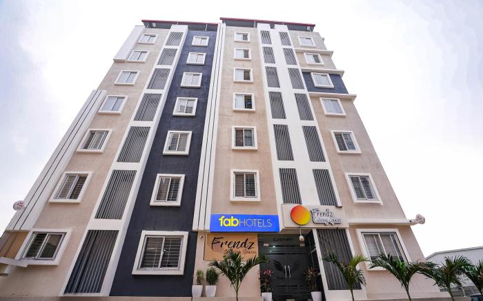 FabHotel Frendz - Nr Hitech City Metro Station