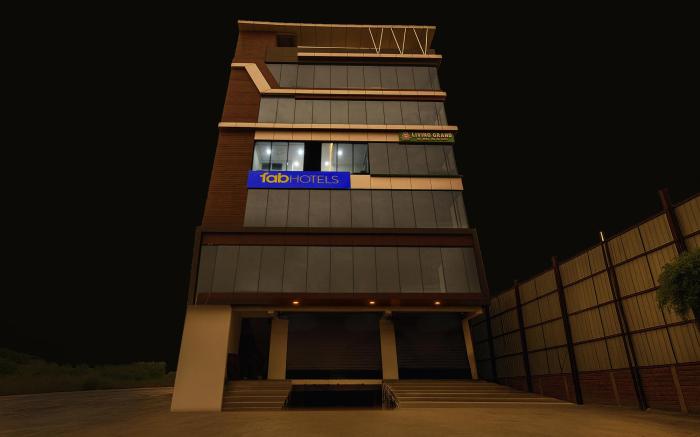 FabHotel RR Living Grand- Nr Shivalayam Temple-Manikonda
