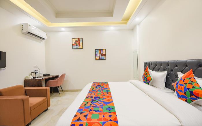 FabHotel Race Course 57, Sector 57