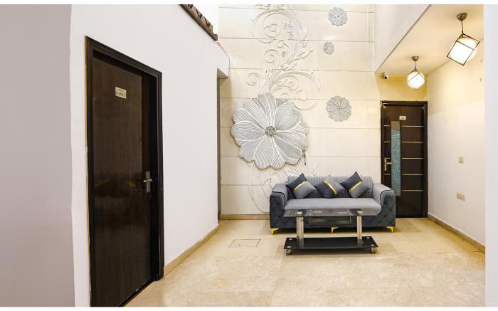 FabHotel Golden Key Inn, Rajouri Garden