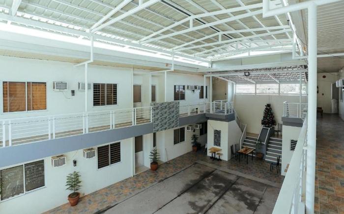 LJENJ Apartelle near Clark Airport