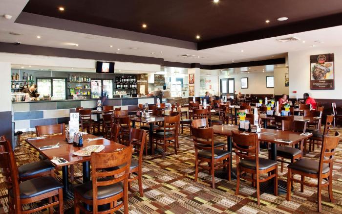 Nightcap at Edge Hill Tavern