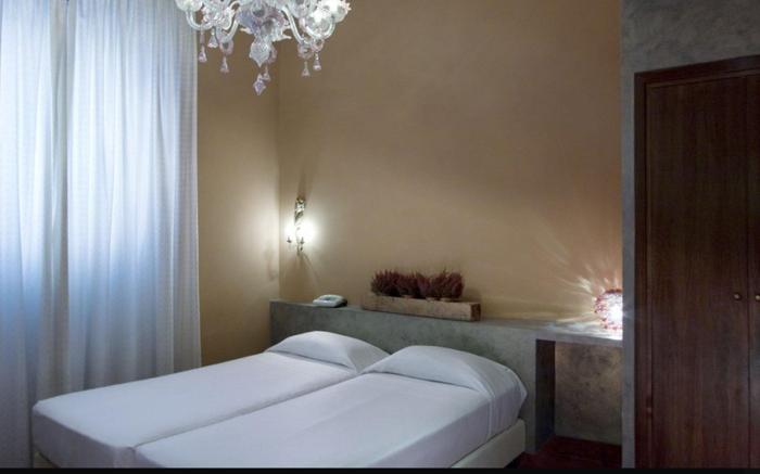 Hotel Columbia