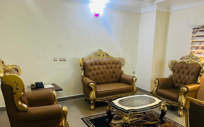 PARRIS ROYAL HOTEL