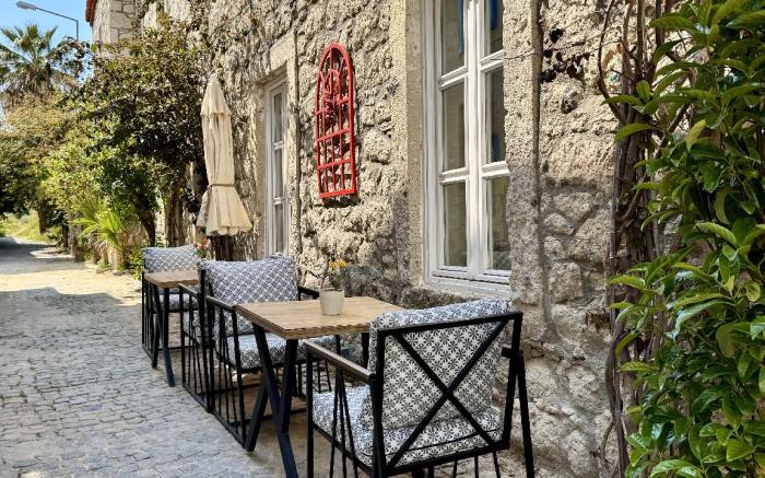 SULTY'S ALAÇATI KÖYİÇi