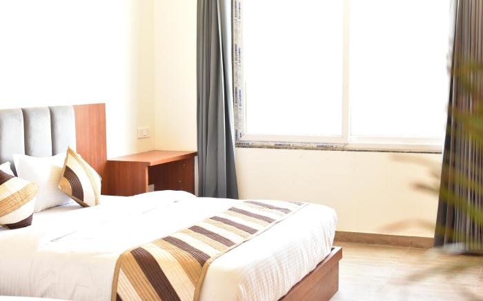 pushkar mountain valley