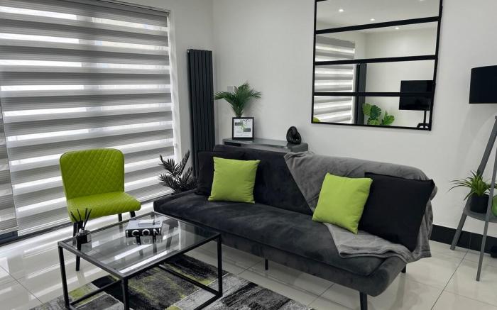 Urban 2 Bed Oasis Croydon, Sleeps 6