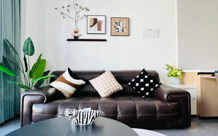 Exclusive boutique downtown STE close to subwaySTN