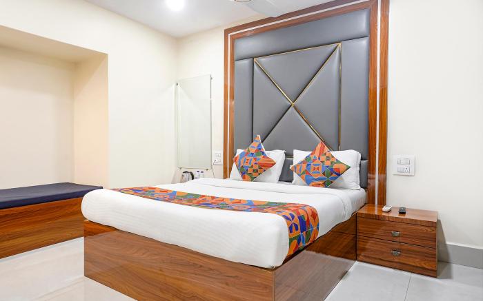 FabHotel Eldoria