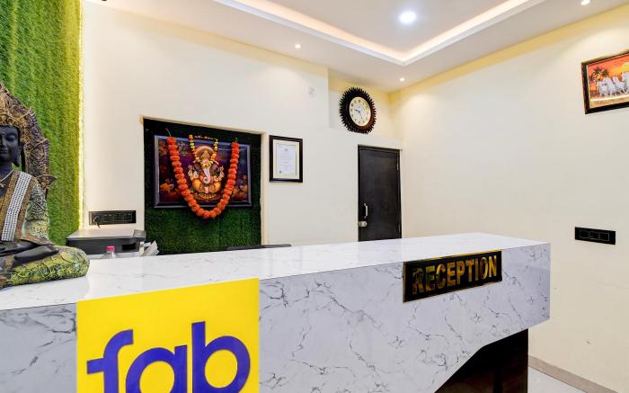 FabHotel Padmakar Kashi