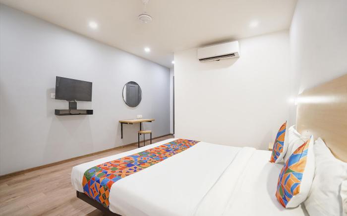 FabHotel Royale 49