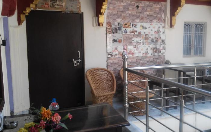 Kanha Paying Guest House