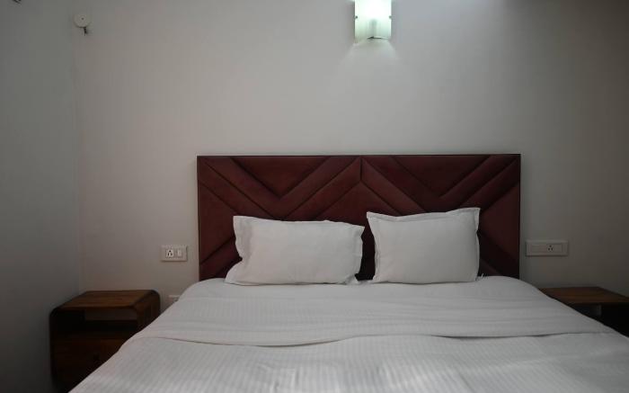 Luxurious 1BHK Apartment in Gurgaon with Shared Pool and BBQ Area