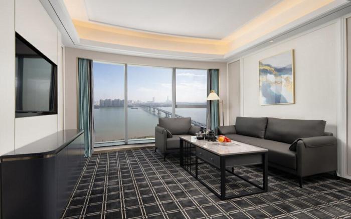 Xana Deluxe Hotel Jiangmen Waihai Bridge