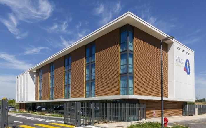 Hotel Roi Soleil Prestige Plaisir - St Quentin