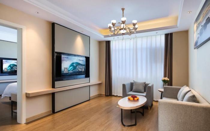 Vienna International Hotel Henan Zhoukou Luyi Passenger West Station