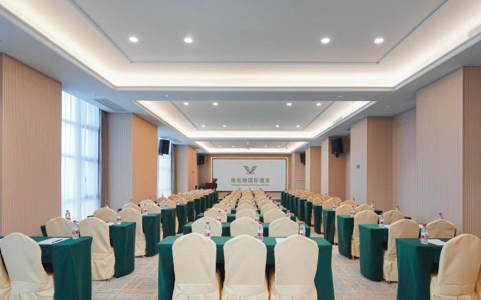Vienna International Hotel Zhengzhou Fantawild Only Henan Haichang Park