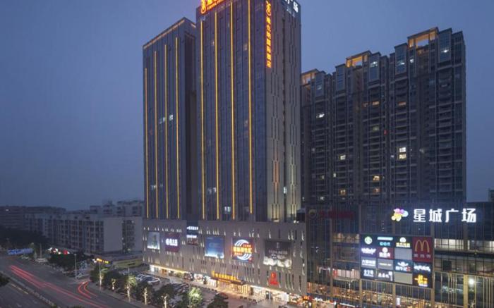Vienna International Hotel Guangdong Zhaoqing City Center Lake View