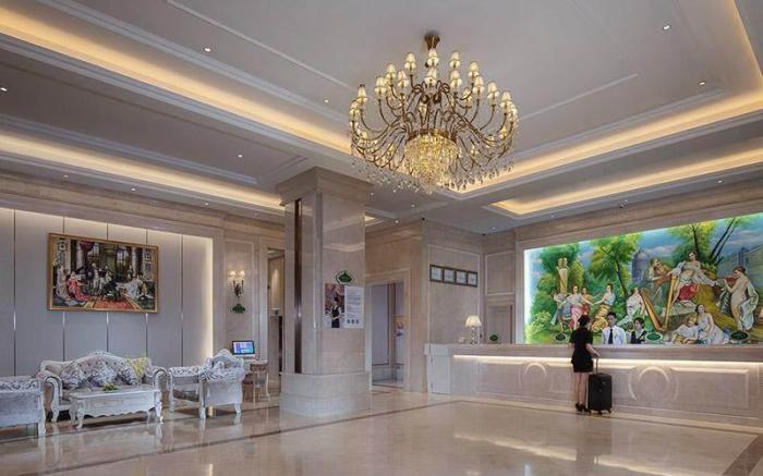 Vienna International Hotel Sichuan Luzhou High-speed Railway Station Southwest Trade City