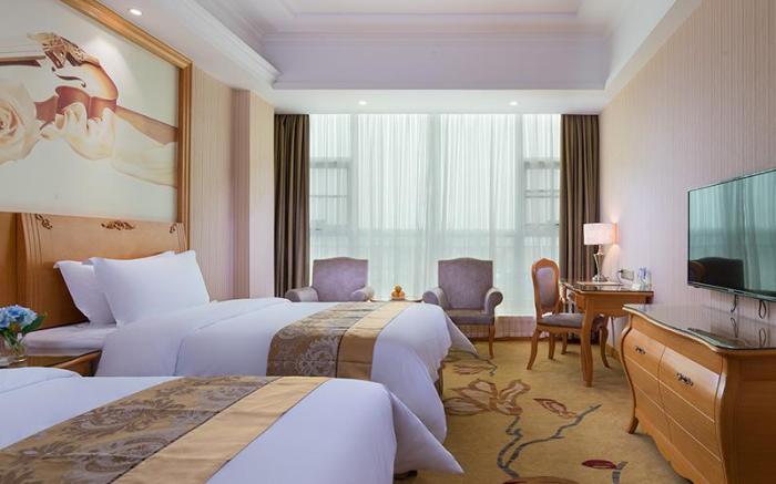 Vienna International Hotel Guangxi Qinzhou Bay Plaza Nongken