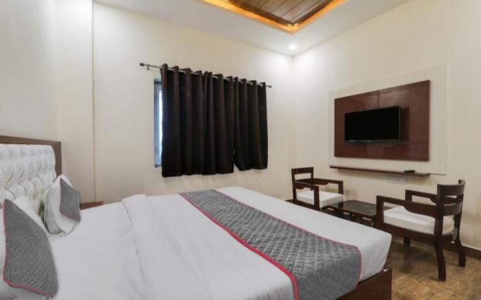 RROOMS Trijal Hotel Banquet
