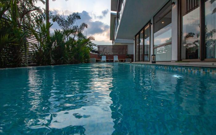 The Cloverleaf Villa With Private Pool