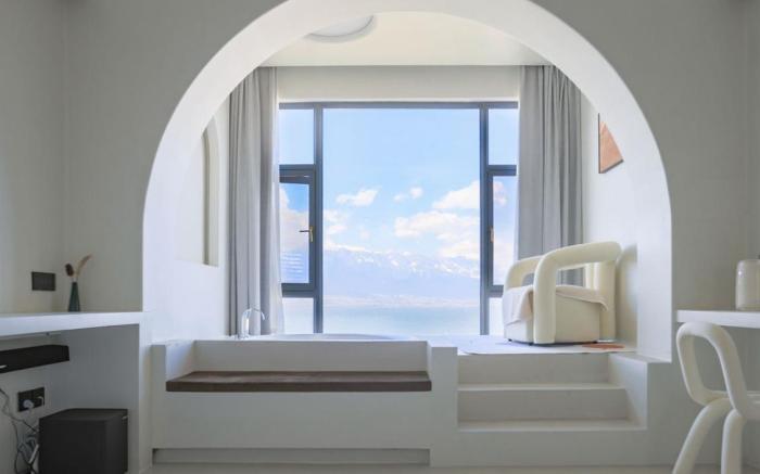 舒适观海巨幕影音浴缸大床房