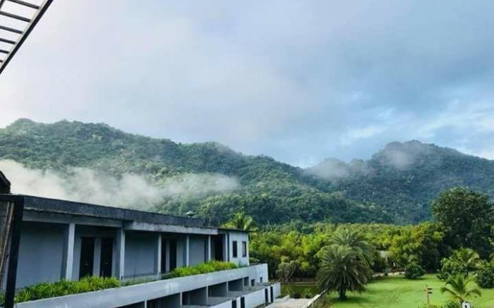 Avartarn Miracles Hotel