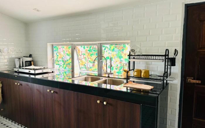Rumah Hayden - River View, 2BR, Wifi, Netflix