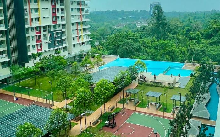 Modern Condo in Damansara with pool view