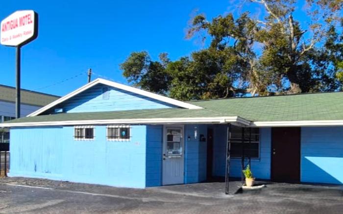Antigua Motel by OYO Tampa US - 41