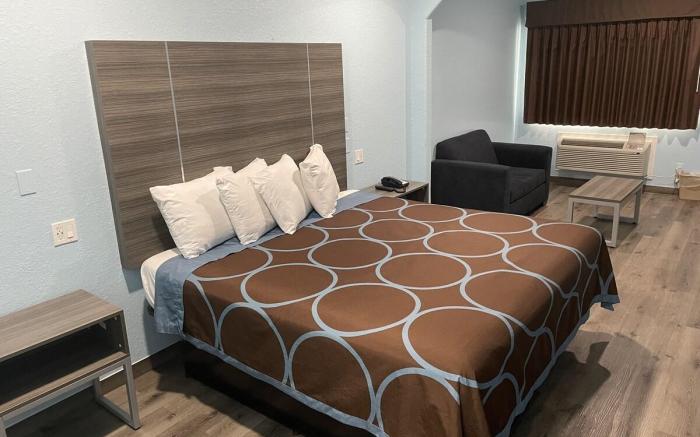 Super Stay Inn By OYO Humble IAH East