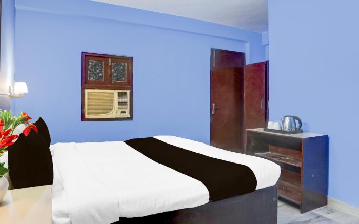 OYO Townhouse Green Park Residency 2