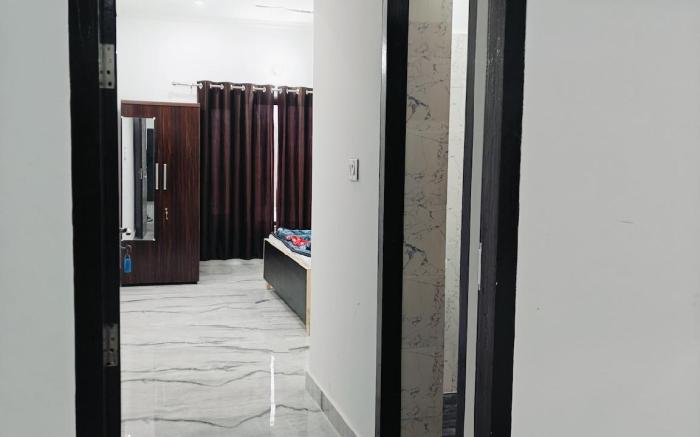 Non-AC Room With Shared Lounge