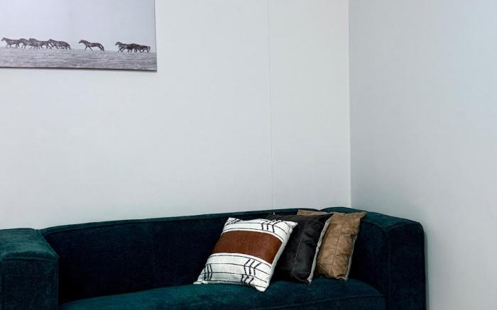 Cosy Urban Apartment, FREE WiFi, Pool, Gym, Aircon