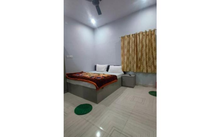 Hotel Shivashram Guest House Varanasi Near Temple