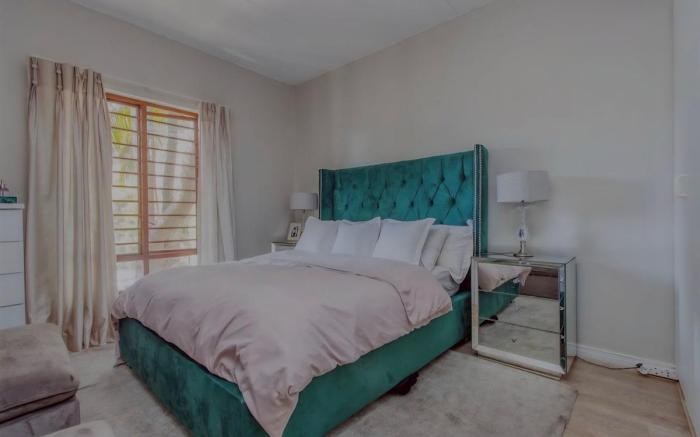 2bed in sandton city