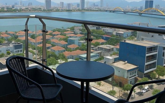 Monarchy Luxury Serviced Apartments – By Charm VN